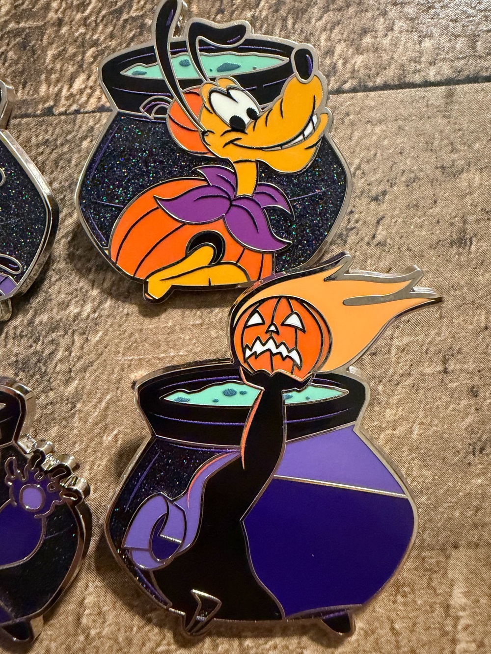 Mickey's Not-So-Scary Halloween Party 2025 Mystery Pin Collection *Complete Set - Picture 6 of 6
